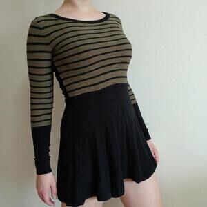 Pinup style black and green swingy mini dress‎